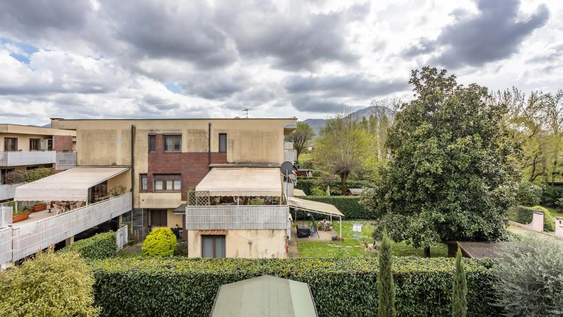 Lucca Bright Apartament With Balcony And Parking!